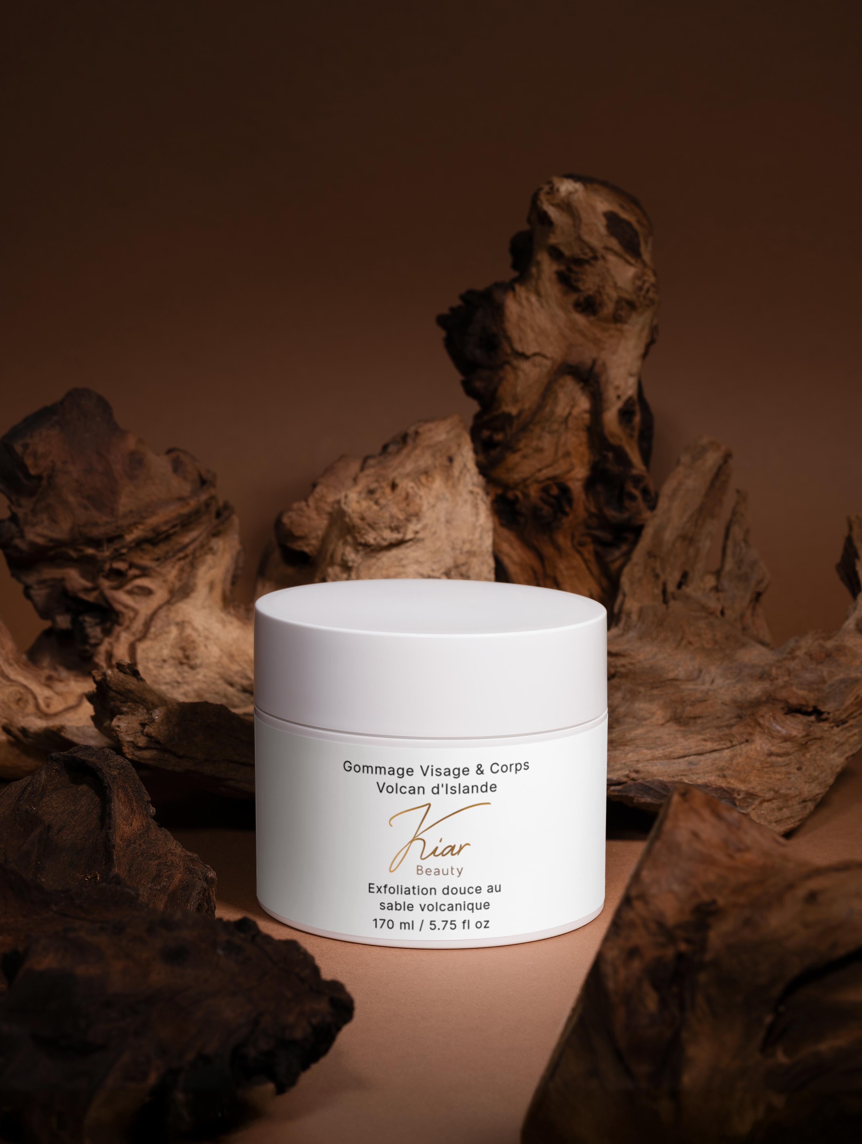 Gommage Visage & Corps au Sable Volcanique d’Islande - KIAR Beauty